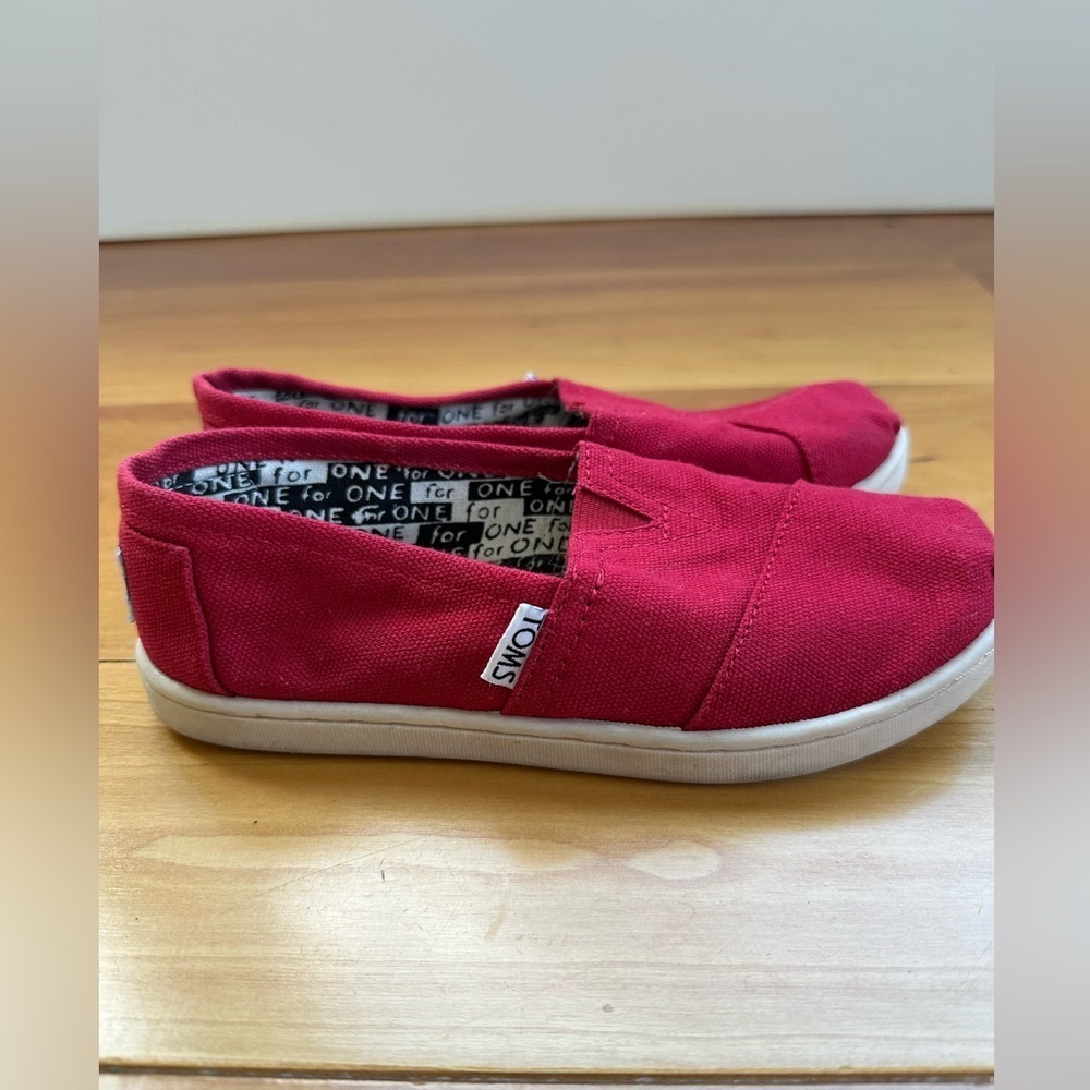 Toms Kids Shoes in Red
